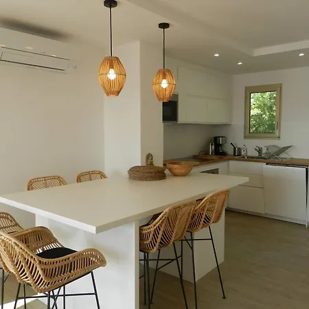 Le Lavandou, 4 Pieces, 6 Personnes - Fr-1-251-699 Apartment