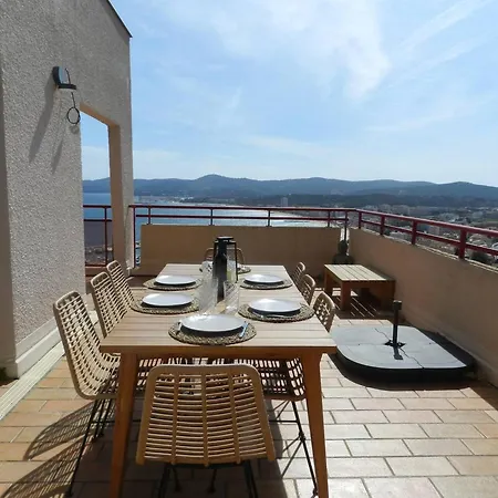 Apartment Le Lavandou, 4 Pieces, 6 Personnes - Fr-1-251-699 Le Lavandou
