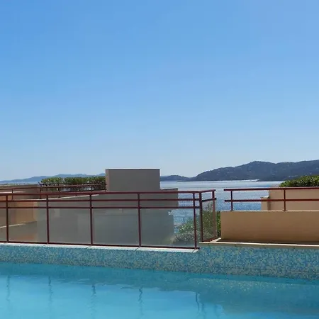 Apartment Le Lavandou, 4 Pieces, 6 Personnes - Fr-1-251-699 *
