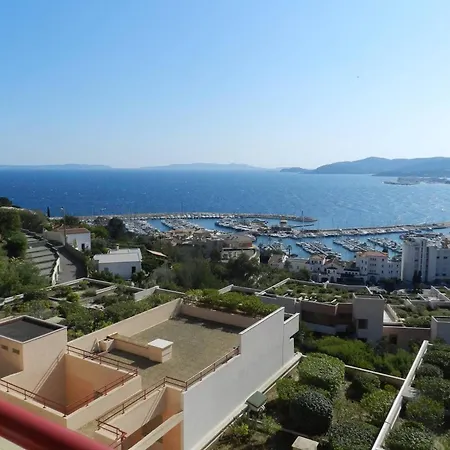 Apartment Le Lavandou, 4 Pieces, 6 Personnes - Fr-1-251-699 *